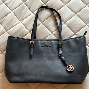 Michael Kors QUINN LARGE LEATHER Tote Bag